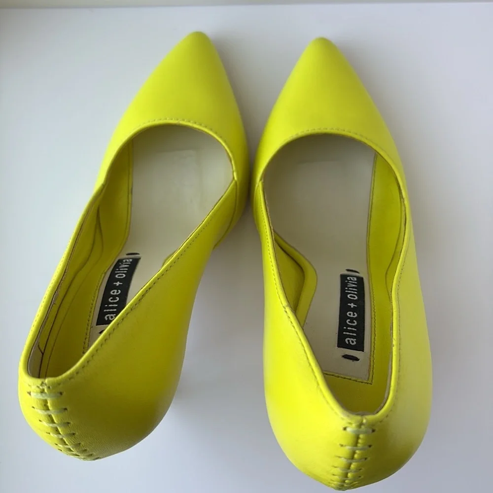 Alice + Olivia Dina Heel In Lime Punch - Picture 8 of 10